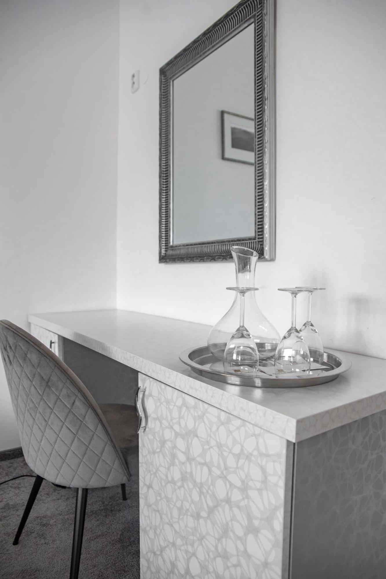 Classic Apartmany ชีเนตส์ ภายนอก รูปภาพ